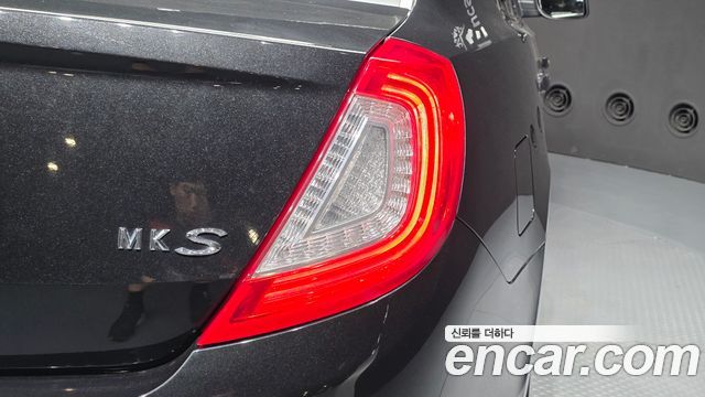 Lincoln MKS 2014 — photo 9