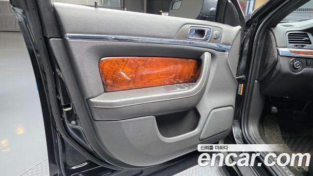 Lincoln MKS 2014 — photo 14