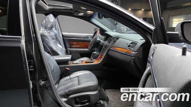 Lincoln MKS 2014 — photo 16