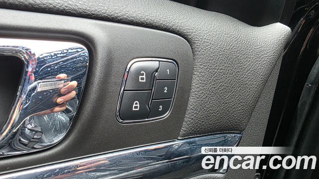 Lincoln MKS 2014 — photo 28