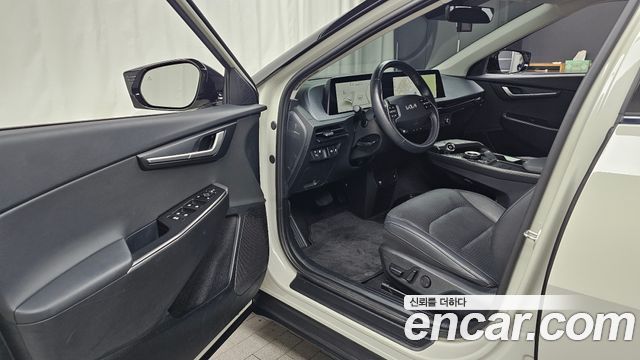 Kia EV6 2023 — photo 13