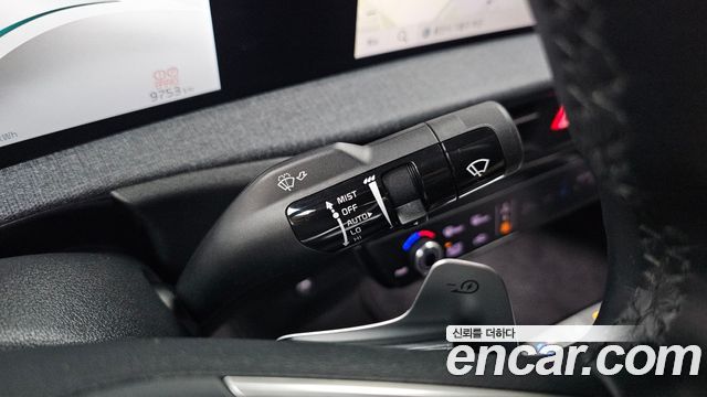 Kia EV6 2023 — photo 24