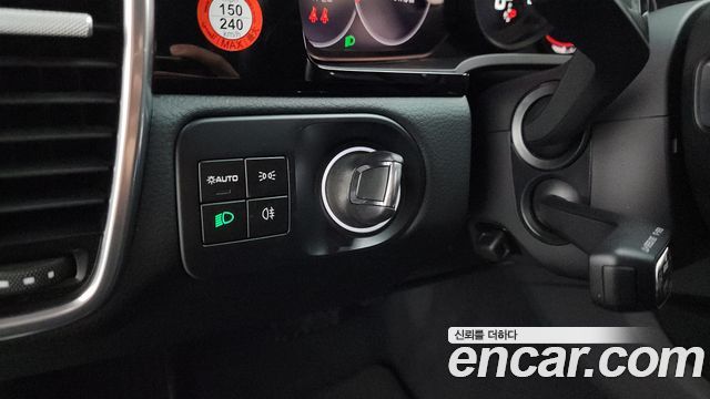 Porsche Cayenne 2022 — photo 29