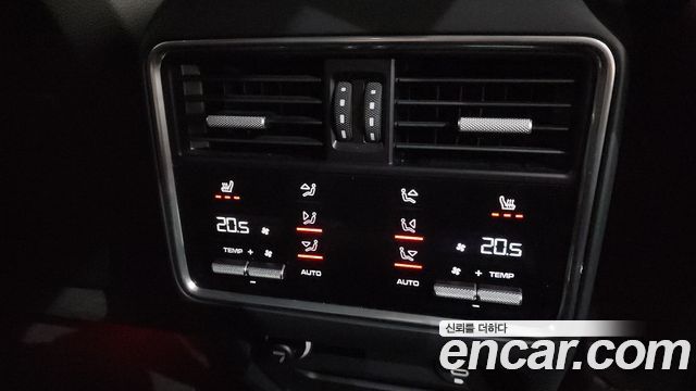 Porsche Cayenne 2022 — photo 31