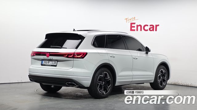 Volkswagen Touareg 2026 — photo 2
