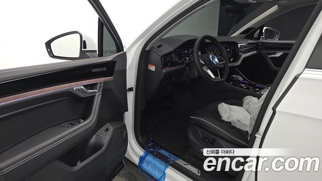 Volkswagen Touareg 2026 — photo 10