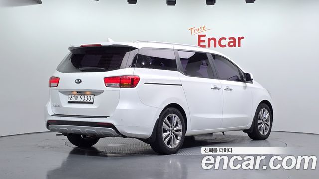 Kia Canival 2015 — photo 2