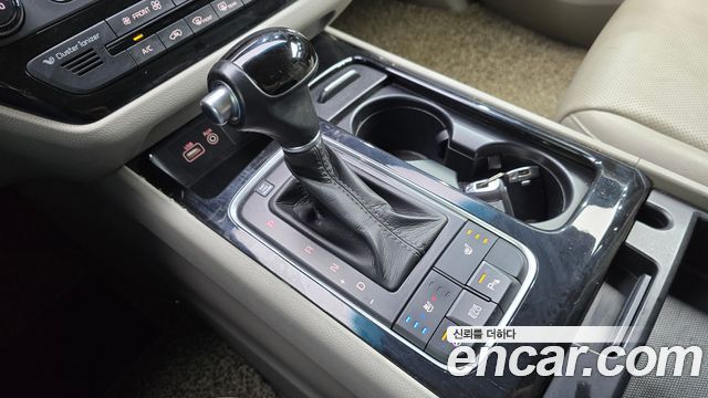 Kia Canival 2015 — photo 9