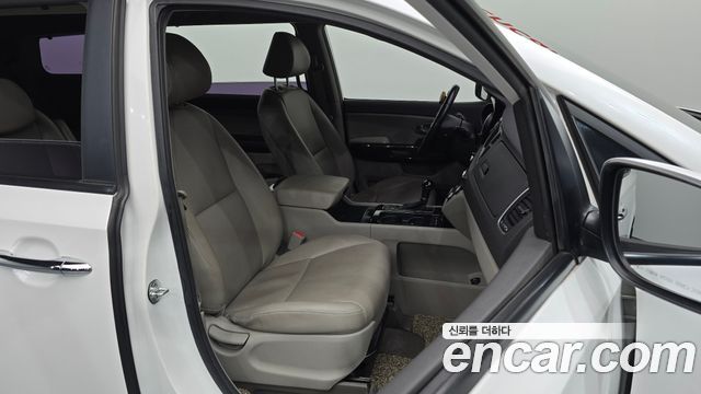 Kia Canival 2015 — photo 12