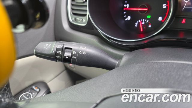 Kia Canival 2015 — photo 16