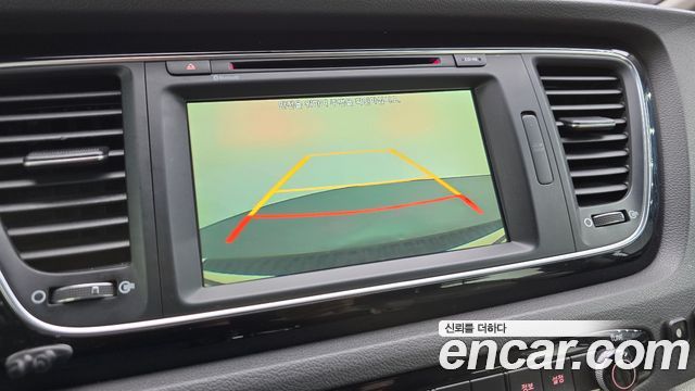 Kia Canival 2015 — photo 18