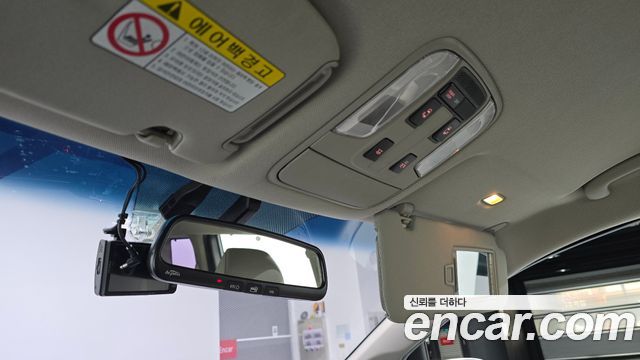 Kia Canival 2015 — photo 19