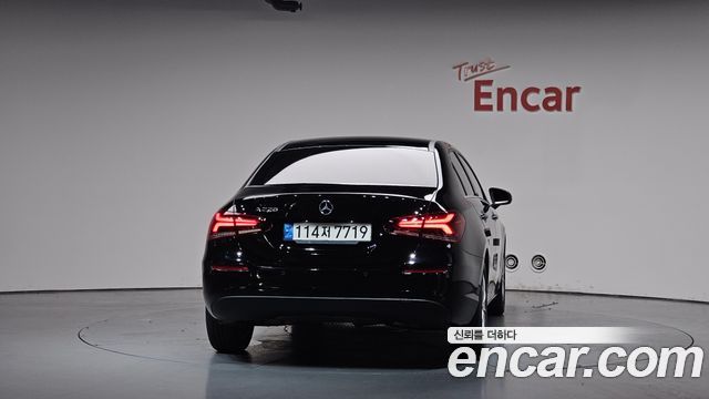 Mercedes-Benz A-Class 2020 — photo 4