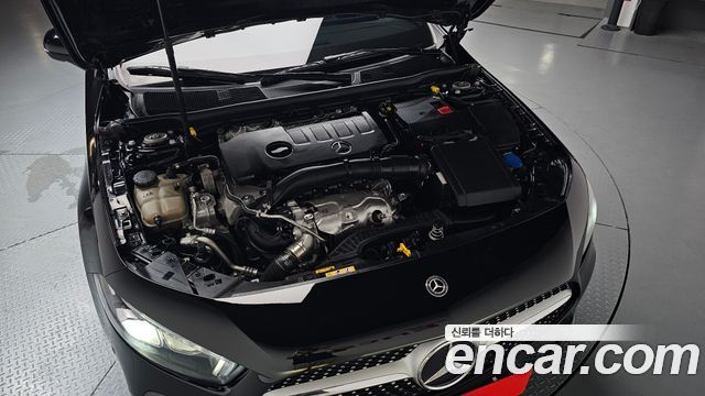 Mercedes-Benz A-Class 2020 — photo 6