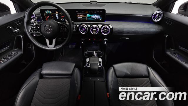 Mercedes-Benz A-Class 2020 — photo 10