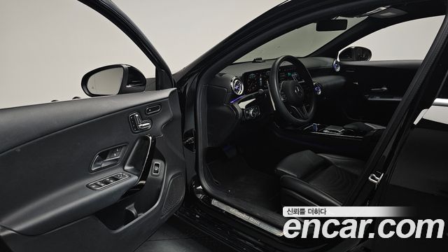 Mercedes-Benz A-Class 2020 — photo 13