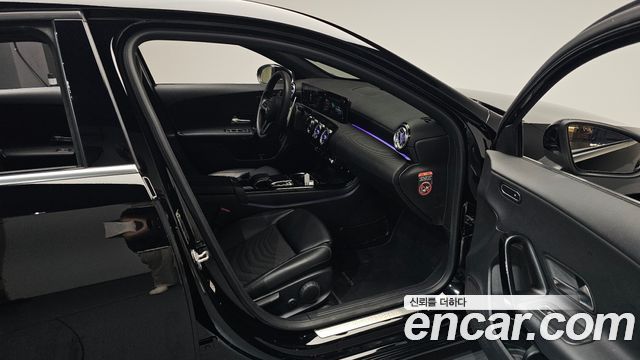 Mercedes-Benz A-Class 2020 — photo 17