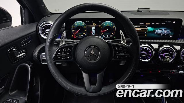 Mercedes-Benz A-Class 2020 — photo 19