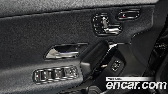Mercedes-Benz A-Class 2020 — photo 22