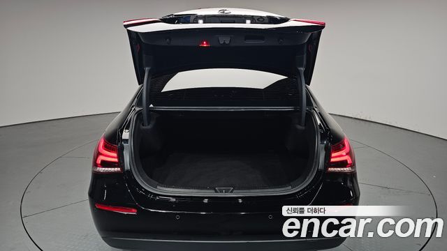 Mercedes-Benz A-Class 2020 — photo 26