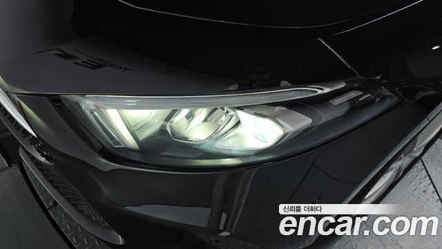 Mercedes-Benz A-Class 2020 — photo 8