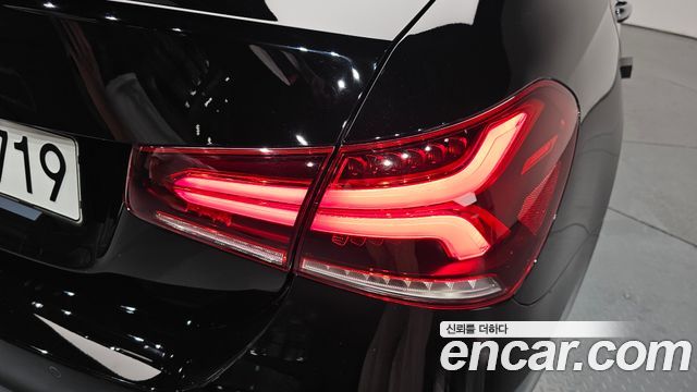 Mercedes-Benz A-Class 2020 — photo 9