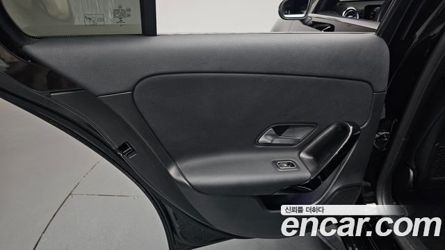 Mercedes-Benz A-Class 2020 — photo 15