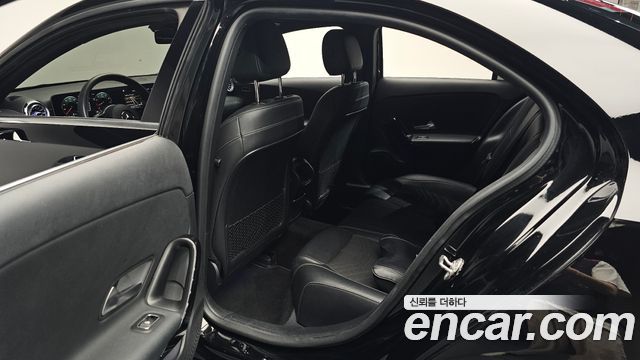 Mercedes-Benz A-Class 2020 — photo 16