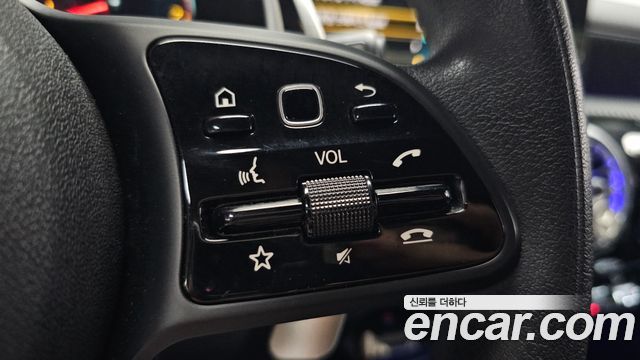 Mercedes-Benz A-Class 2020 — photo 29