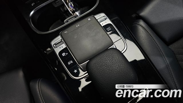 Mercedes-Benz A-Class 2020 — photo 31