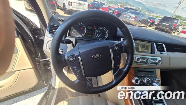Land Rover Range Rover Sport 2010 — photo 12