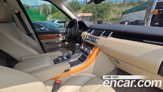Land Rover Range Rover Sport 2010 — photo 15