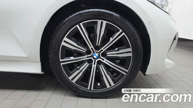BMW 3-Series 2025 — photo 7