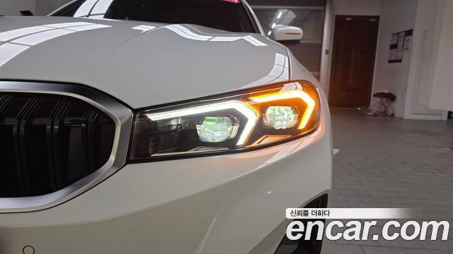 BMW 3-Series 2025 — photo 8