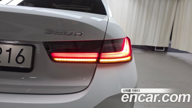 BMW 3-Series 2025 — photo 9