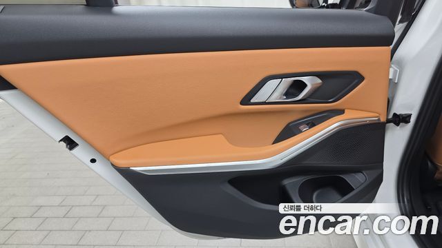 BMW 3-Series 2025 — photo 15