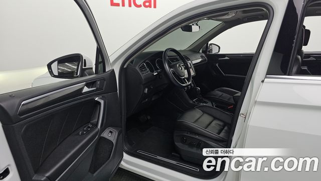 Volkswagen Tiguan 2020 — photo 13