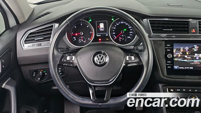 Volkswagen Tiguan 2020 — photo 17