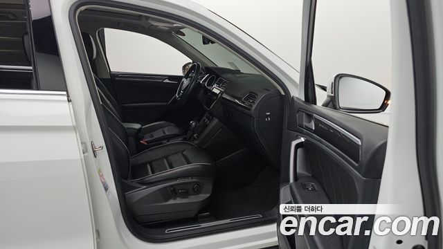 Volkswagen Tiguan 2020 — photo 23