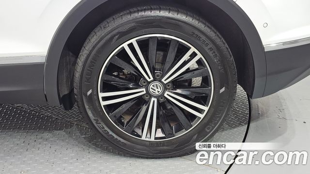 Volkswagen Tiguan 2020 — photo 7
