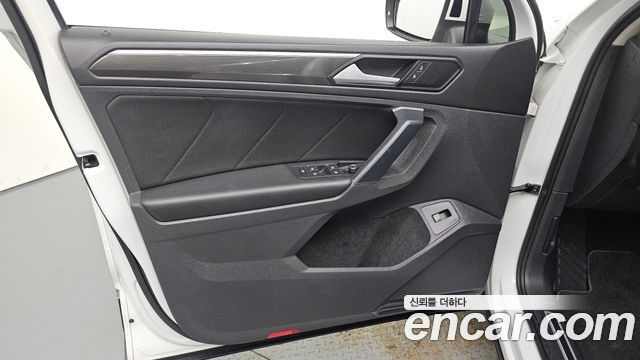 Volkswagen Tiguan 2020 — photo 14
