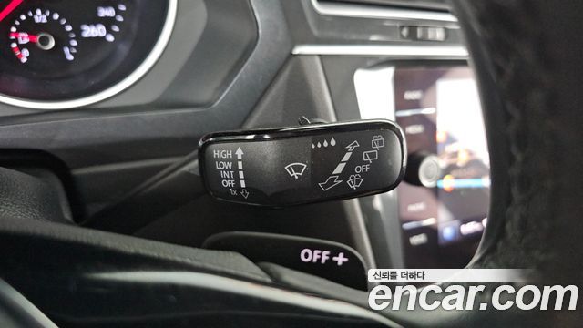 Volkswagen Tiguan 2020 — photo 29
