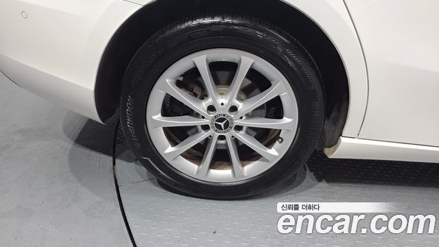 Mercedes-Benz A-Class 2020 — photo 5