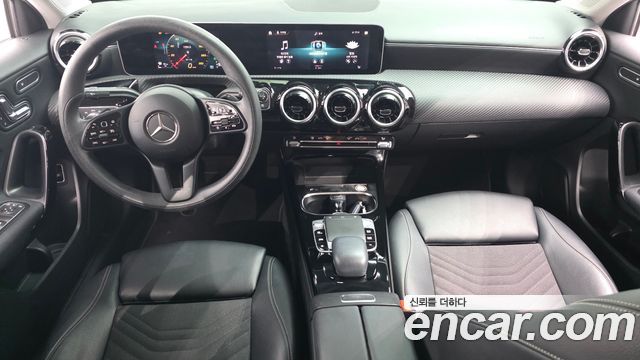 Mercedes-Benz A-Class 2020 — photo 10