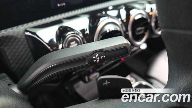 Mercedes-Benz A-Class 2020 — photo 12
