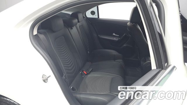 Mercedes-Benz A-Class 2020 — photo 17