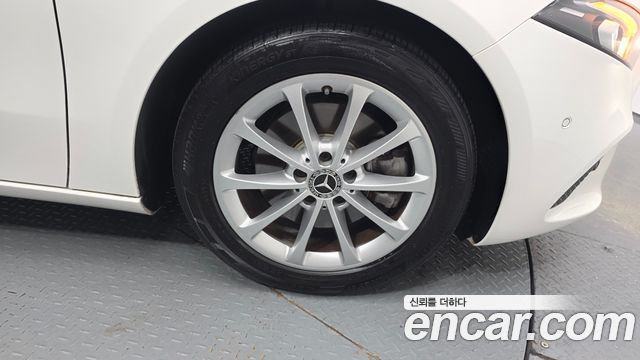 Mercedes-Benz A-Class 2020 — photo 7