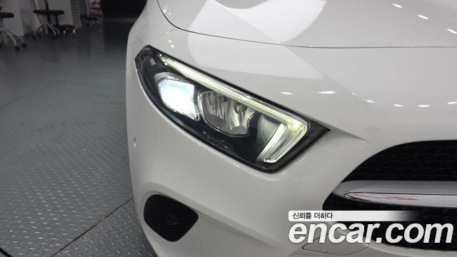 Mercedes-Benz A-Class 2020 — photo 8