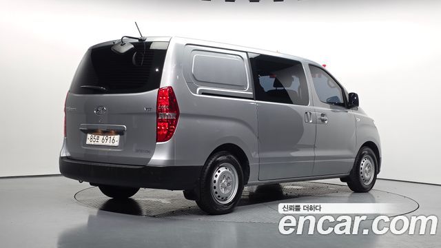 Hyundai Starex 2021 — photo 2