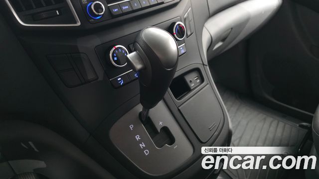 Hyundai Starex 2021 — photo 12